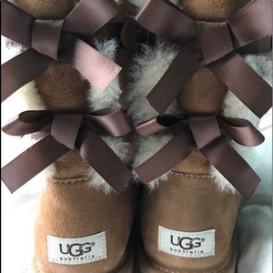 Bailey Bow Chestnut Women’s Size 9 Uggs